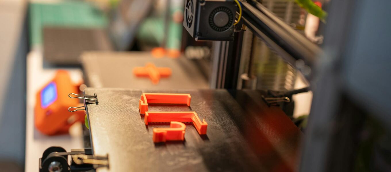 🚨 ARMAS FANTASMAS: Engenheiro chefiava rede de fabricação com impressoras 3D em 11 estados — dark web, cripto e manifesto ideológico
