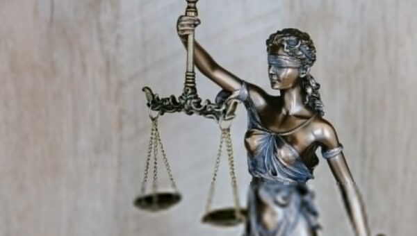 🇨🇱 KAST ASSUME O CHILE E ORDENA MURO NA FRONTEIRA: Novo presidente conservador impõe barreiras contra imigração ilegal no 1º dia de governo