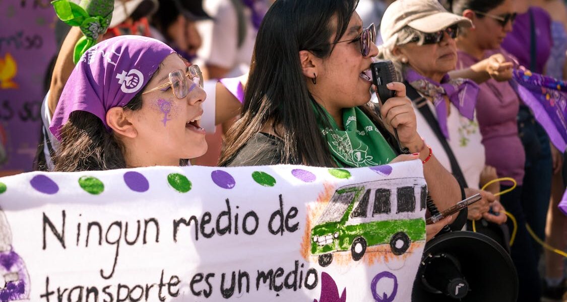 MST USA DIA DAS MULHERES PARA INVASÕES: Movimento ocupa fazendas e bloqueia rodovias sob pretexto da ‘Jornada das Mulheres’