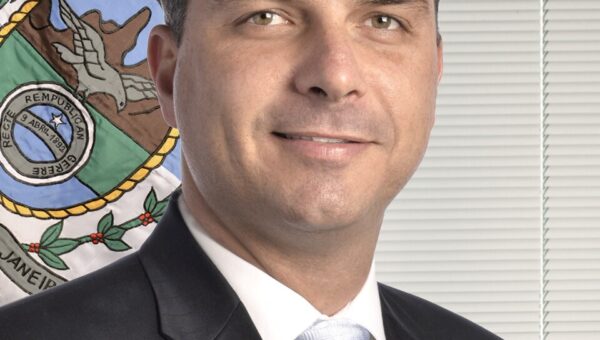 Datafolha: Flávio Bolsonaro consolida liderança no 1º turno e empata com Lula no 2º turno