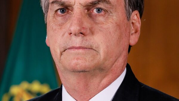 Bolsonaro reúne lideranças e consolida frente ampla da direita para 2026