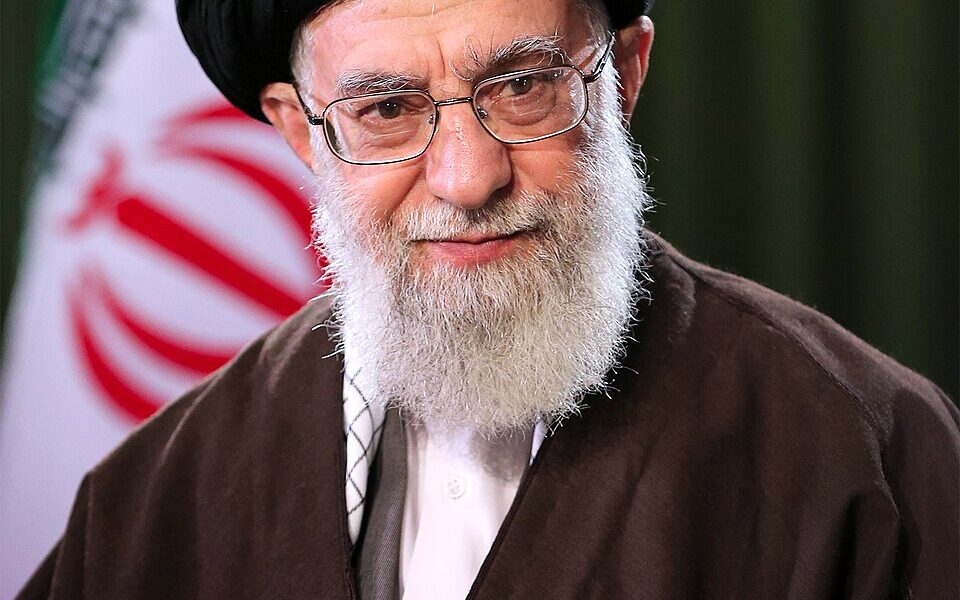 Irã escolhe novo líder supremo para suceder Khamenei; nome não é revelado