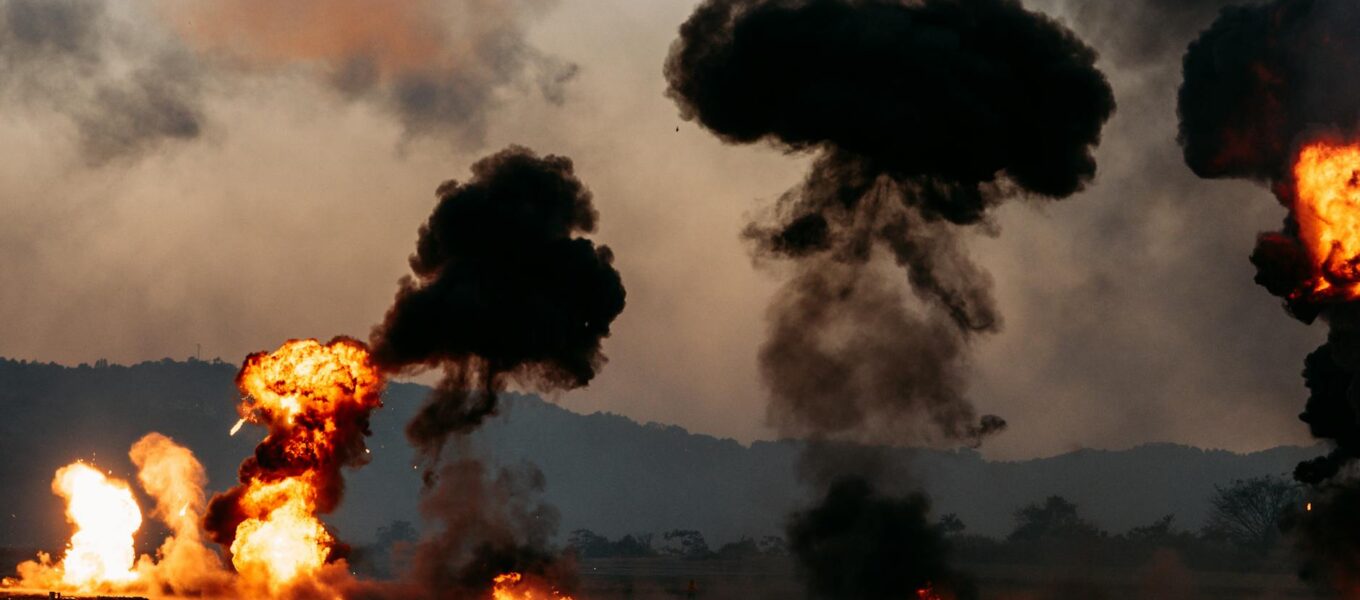 🚨 ATAQUE NUCLEAR: Israel e EUA Bombardeiam Dois Complexos Nucleares do Irã — Jondab e Ardakan Atingidos, Sem Vazamento Radioativo