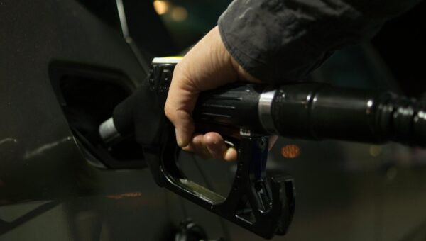 LULA ZERA PIS E COFINS DO DIESEL: Governo anuncia subsidio de R$ 0,64 por litro e pede que governadores reduzam ICMS