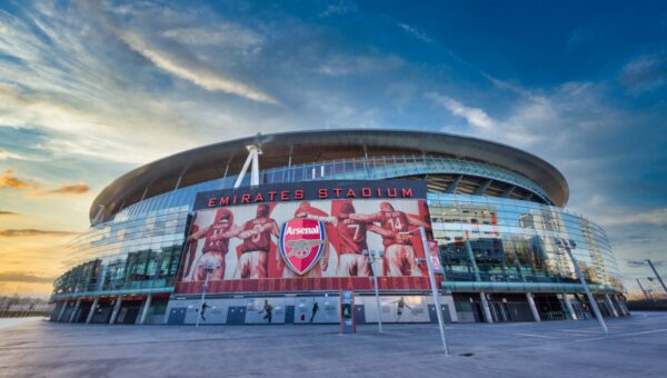 ARSENAL ABRE 9 PONTOS NA PREMIER LEAGUE: Gunners goleiam Everton 2×0 enquanto City tropeça com West Ham — título inglês cada vez mais perto de Londres