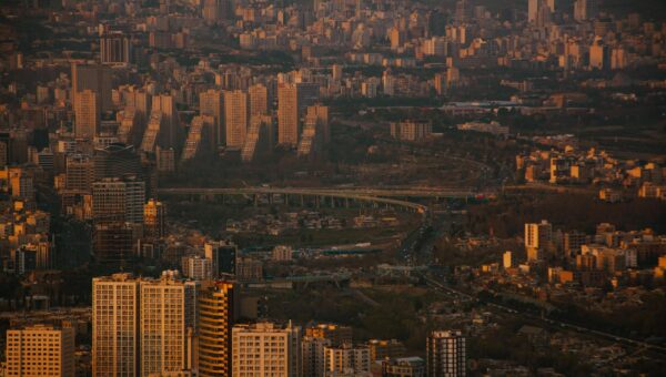 GUERRA NO IRÃ AFETA ECONOMIA BRASILEIRA: Petróleo sobe 35% em um mês e ameaça inflação e corte da Selic