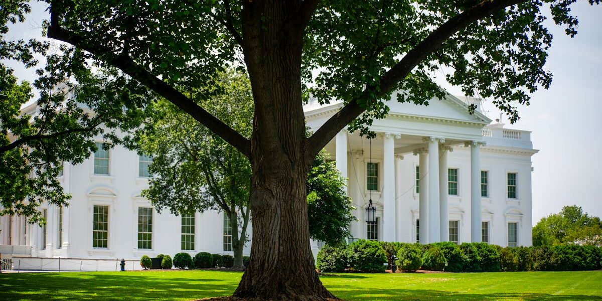 TRUMP MIRA O BRASIL: EUA avaliam classificar PCC e Comando Vermelho como organizações terroristas