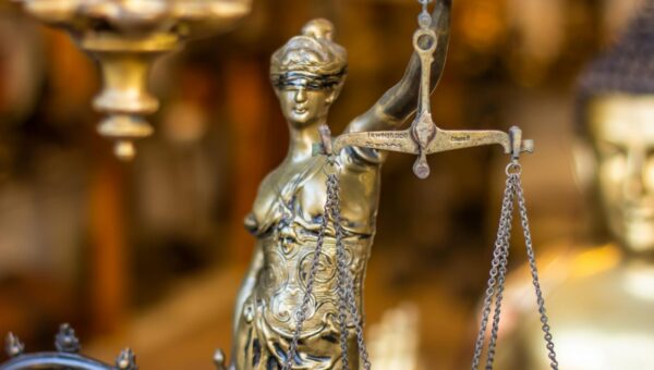 ⚖️ VICARICÍDIO APROVADO: Senado Cria Crime Hediondo de Matar Filhos para Atingir a Mãe — Pena de até 40 Anos