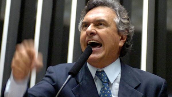 PL Cresce e Vira Maior Bancada: Bolsonaro Consolida Força no Congresso