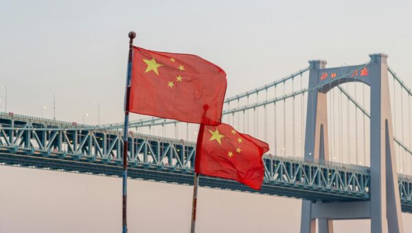 🌐 CHINA BLOQUEIA ONU E PROTEGE O IRÃ: Votação sobre Ormuz Adiada — Pequim Usa Veto para Impedir que Mundo Reaja ao Fechamento do Estreito