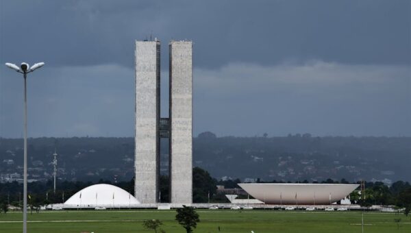 ⚖️ VETO DA DOSIMETRIA: Congresso Marca 30 de Abril para Decidir se Reduz Pena de Bolsonaro e Condenados do 8/1