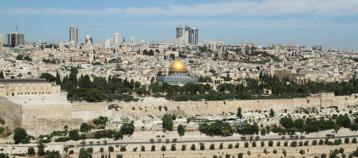 🇮🇱 ISRAEL ELIMINA 800+ TERRORISTAS DO HEZBOLLAH NO LÍBANO: Brasileiros Fogem de Suas Casas com Conflito Escalando — Tensão Cresce em Paralelo à Guerra no Irã